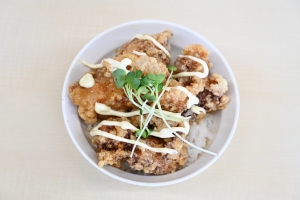 日替わり丼（唐揚げ）420円