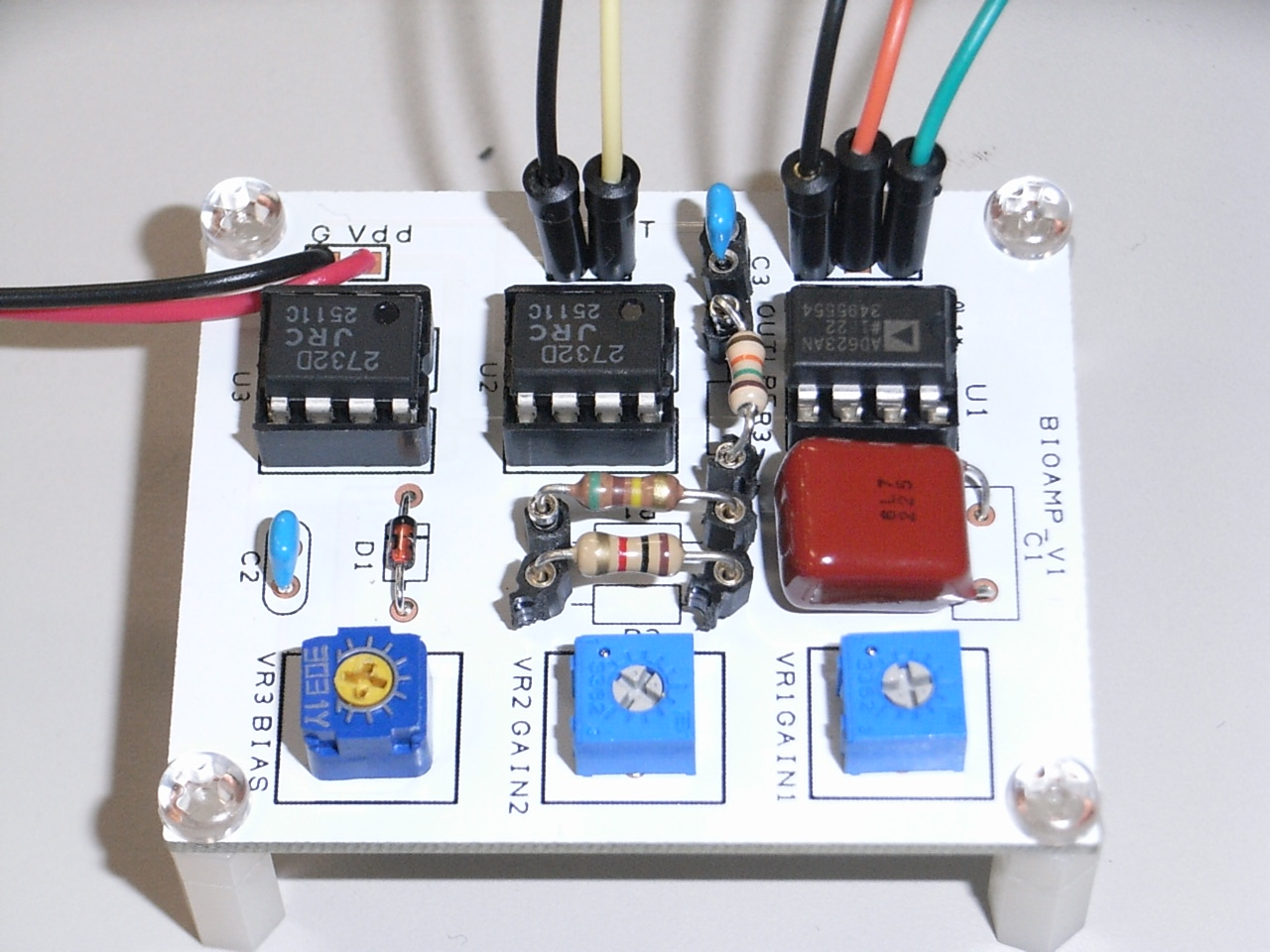 生体信号計測用アンプの自作電子回路